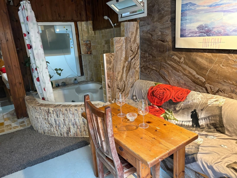 בית מצויינים 13