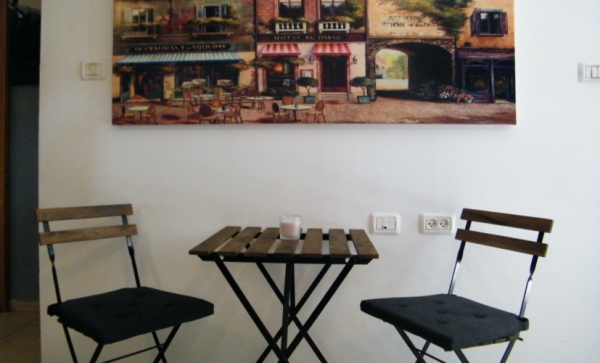 בלב המטעים 10