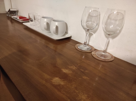 בלב המטעים 8