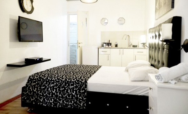 adel rooms 10