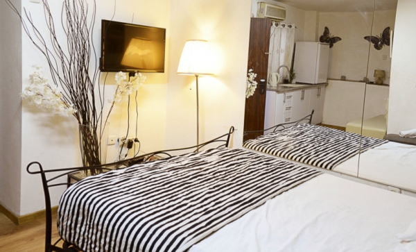 adel rooms 19