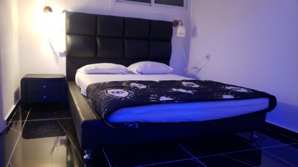 adel rooms 21