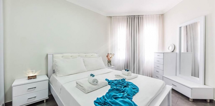 אהבה על שפת כנרת 14