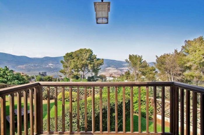 מקום קצת אחרת 4