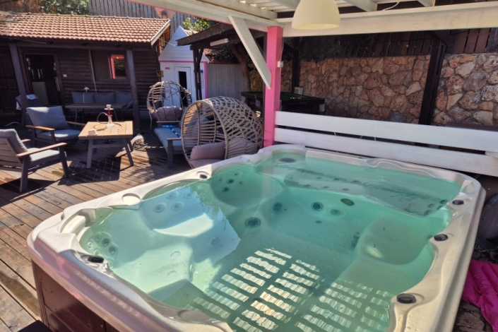 מקום קצת אחרת 14